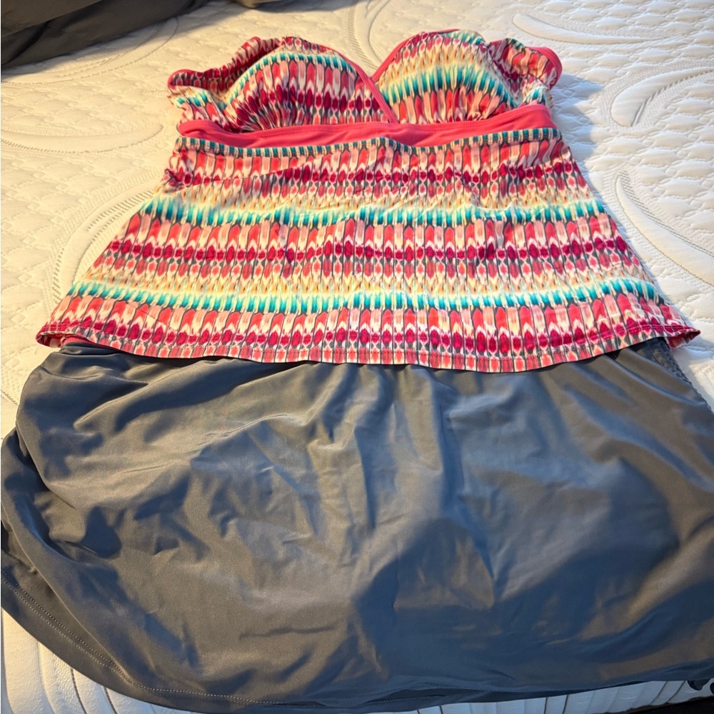 Free Country Multicolor Tankini with Gray Skirt